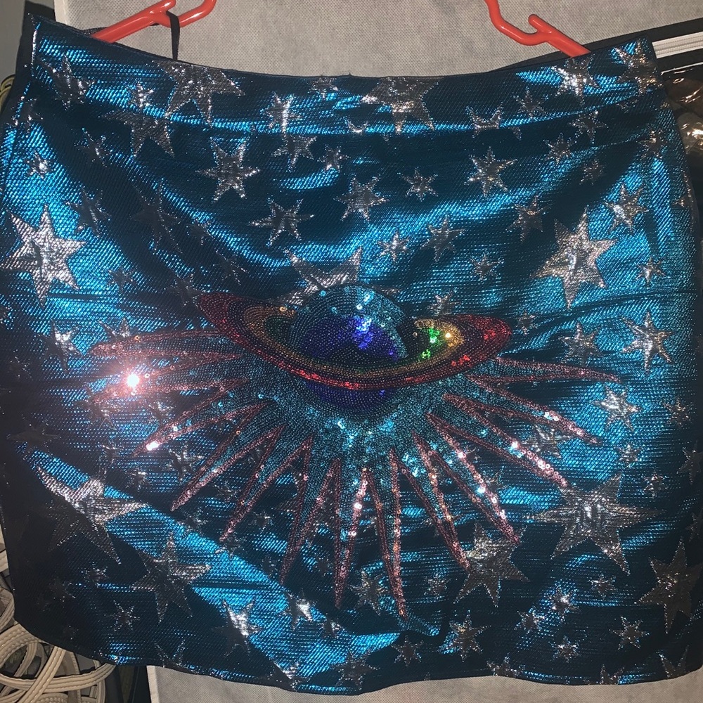 Cut skirt
